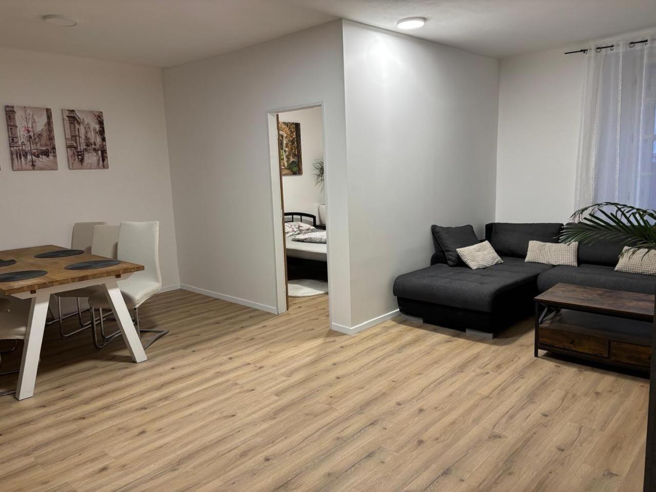 Apartment Am Schlosspark 2 Хеб Екстериор снимка